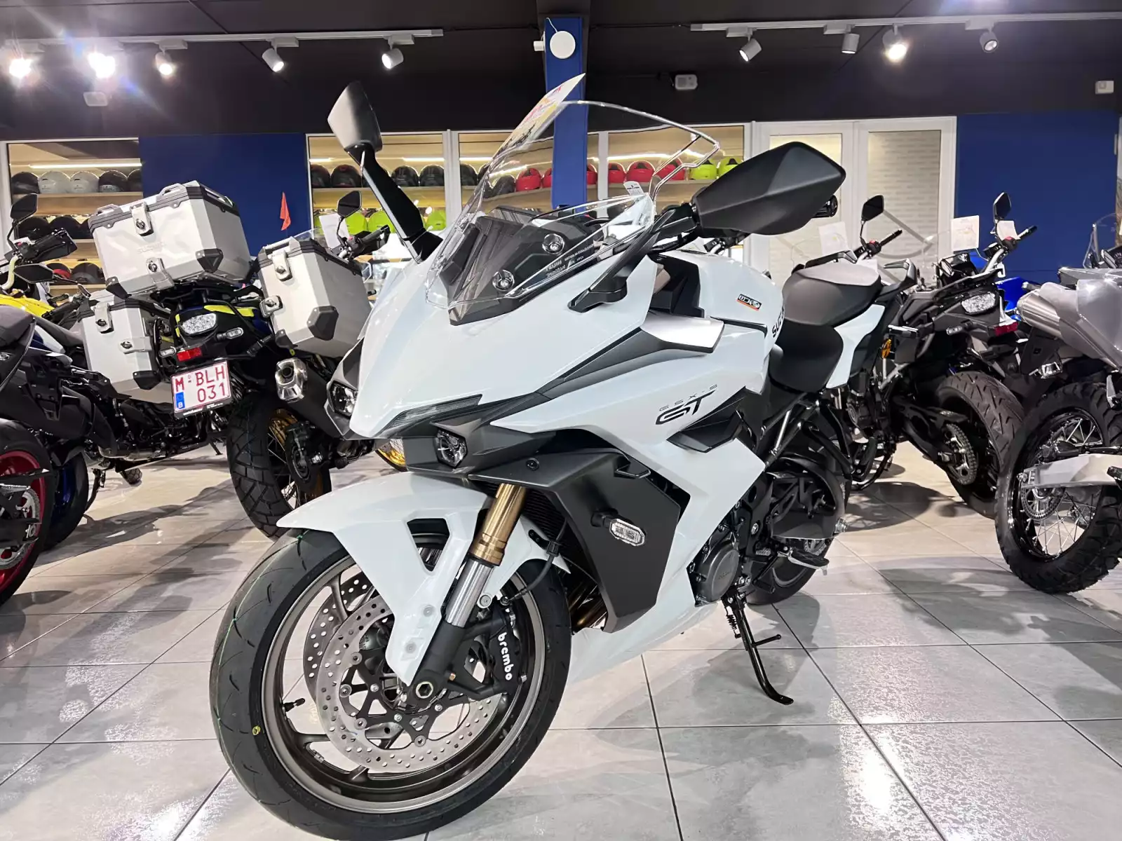 Suzuki GSX-S 1000GT - Photo 1