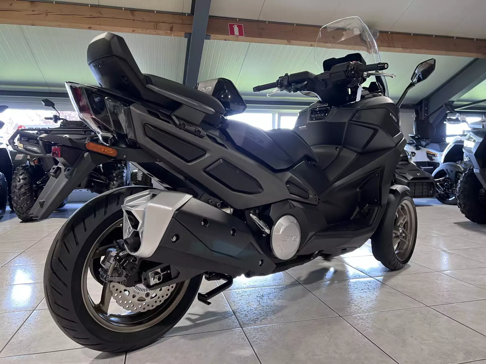 Kymco CV3 550i 575 - Photo 1