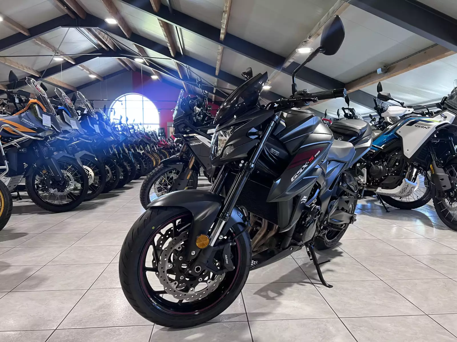 Suzuki GSX-S 750 - Photo 1