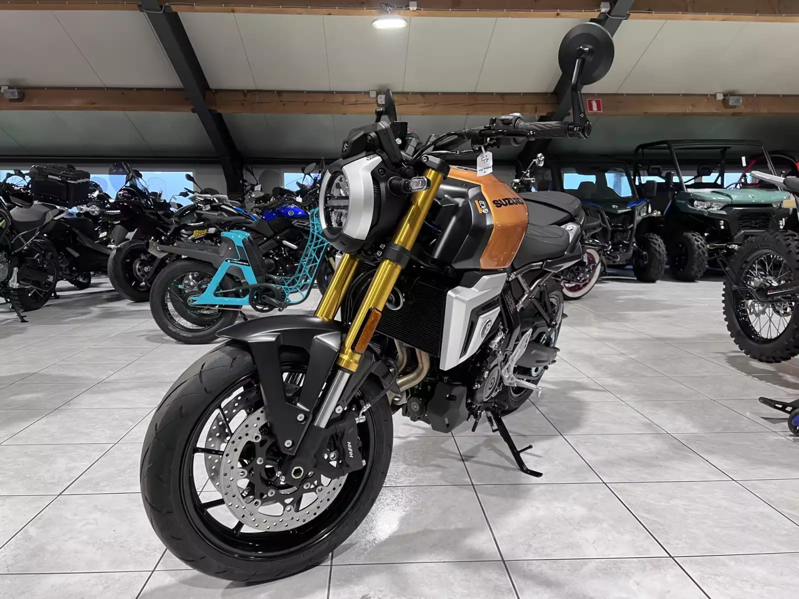 Suzuki GSX-8T - Photo 1