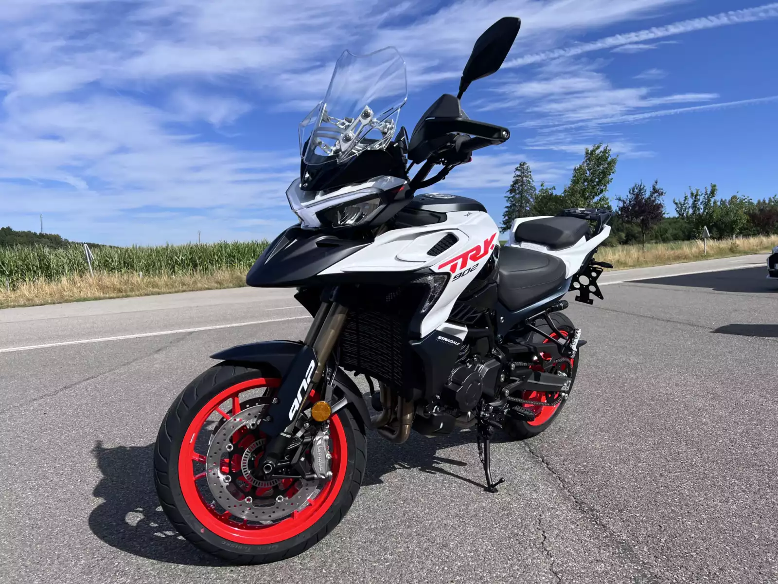 Benelli TRK 902 STRADALE - Photo 1
