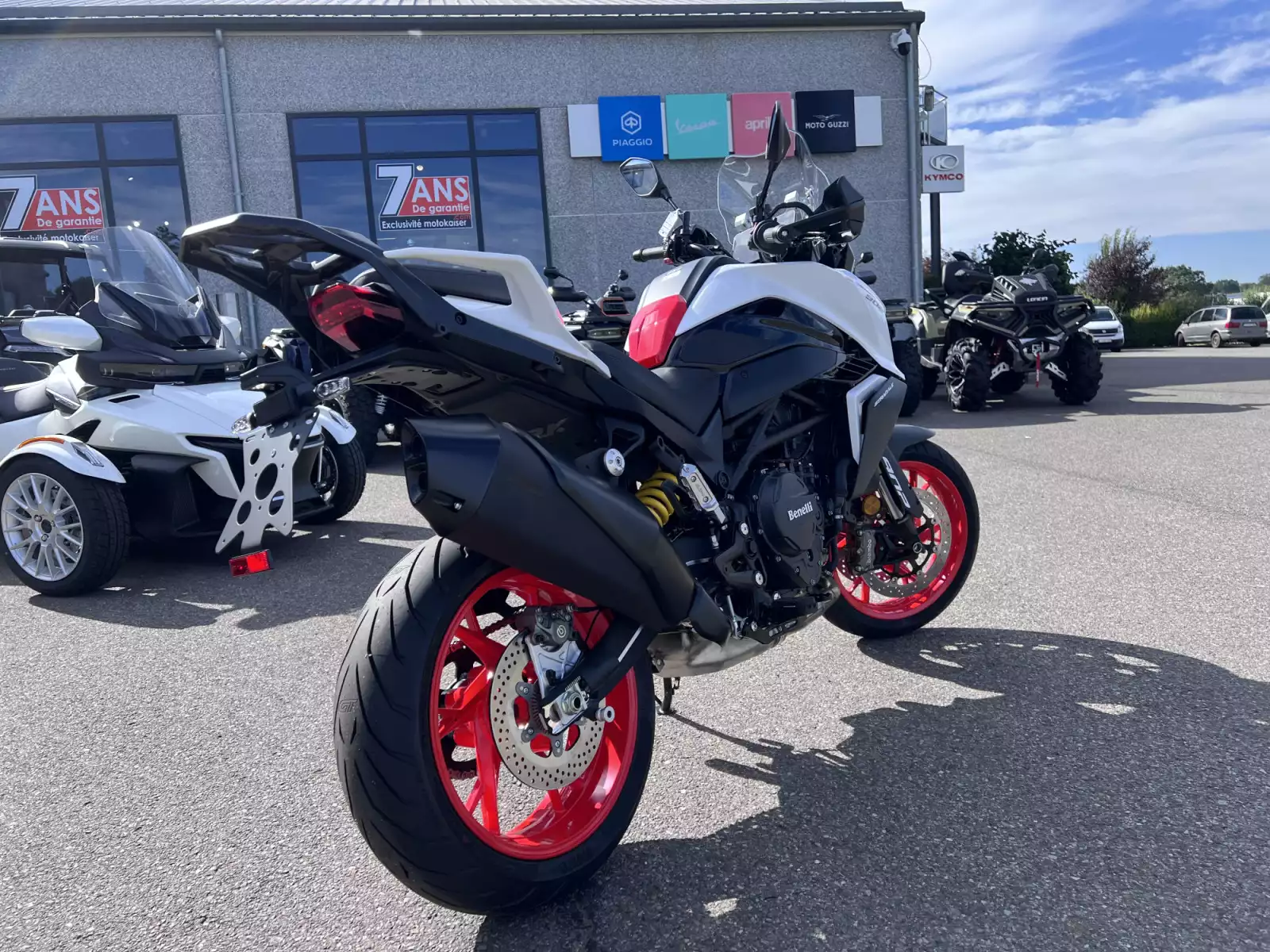 Benelli TRK 902 STRADALE - Photo 1