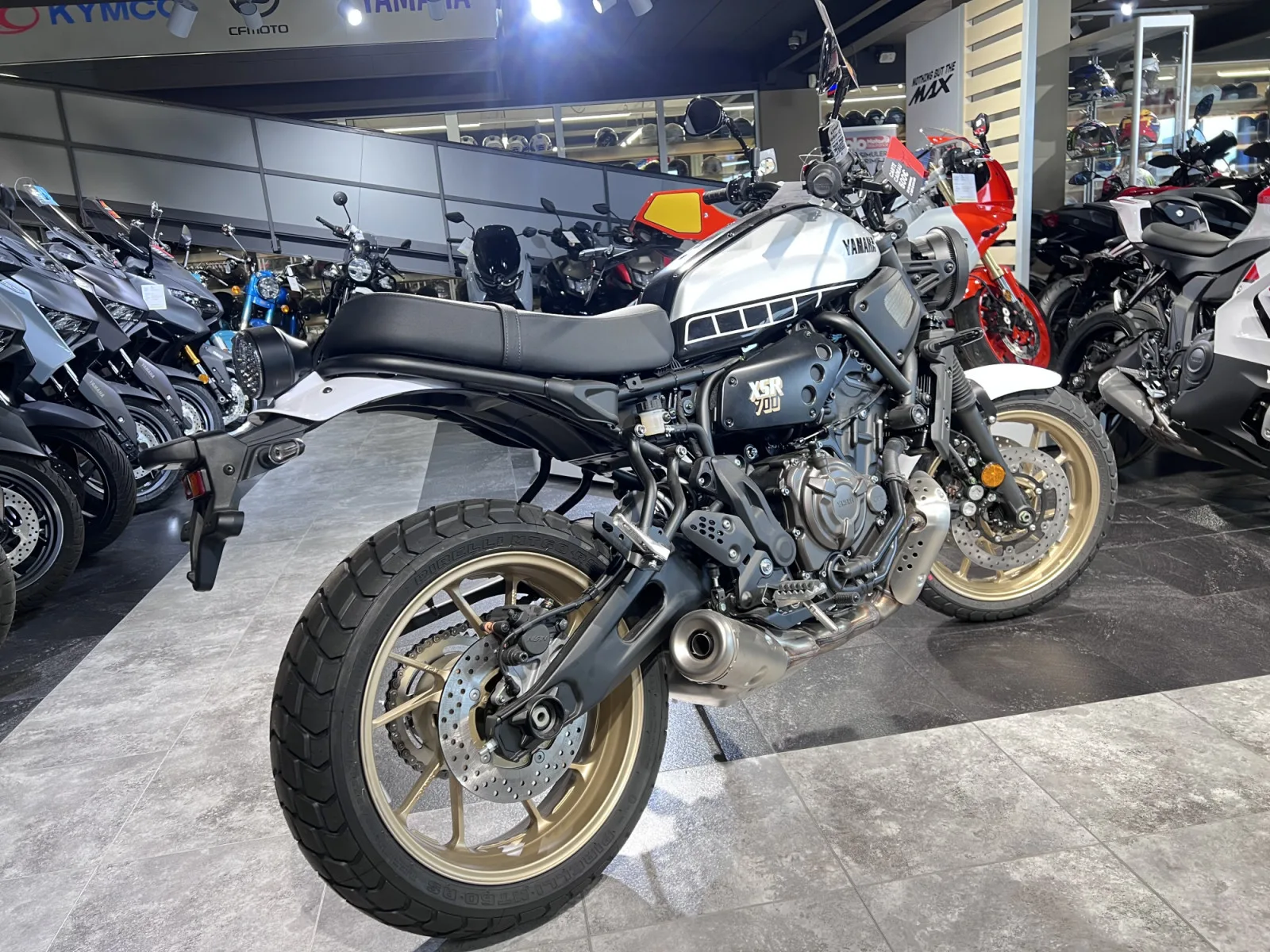 Yamaha XSR 700 LEGACY - Photo 1