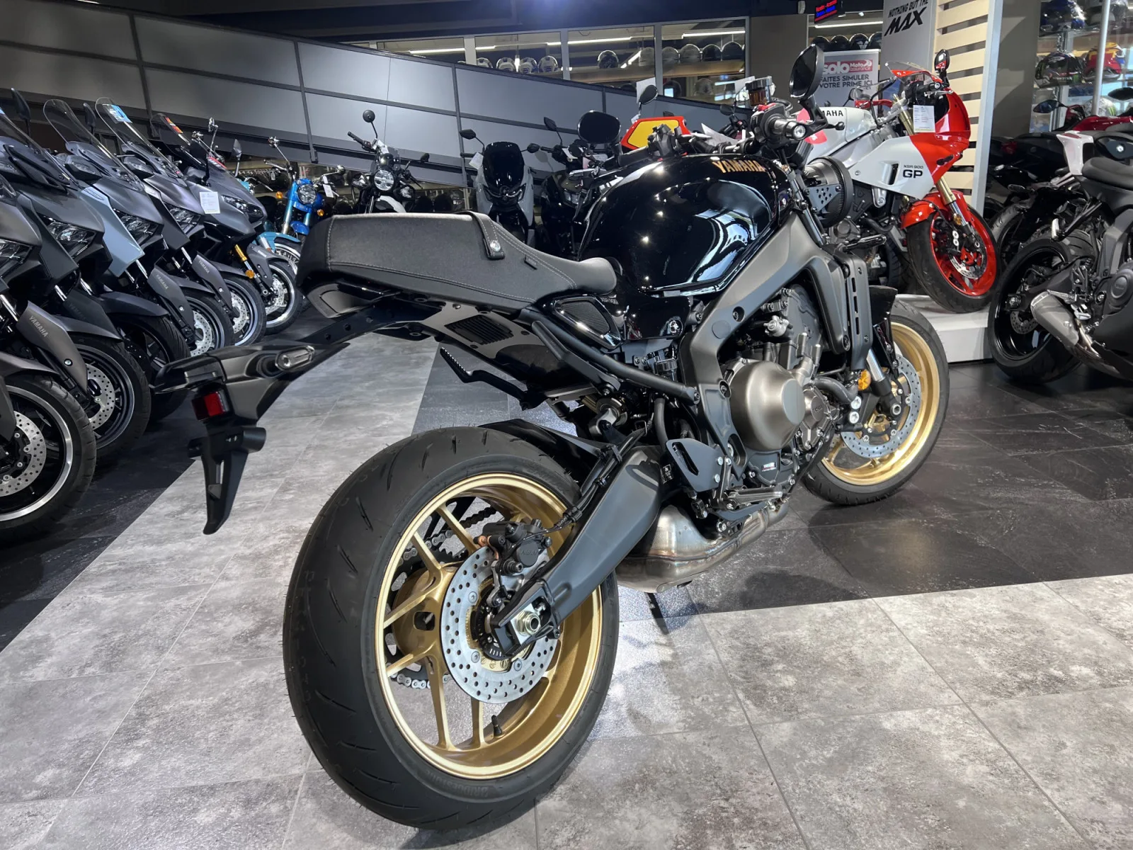 Yamaha XSR 900 - Photo 1