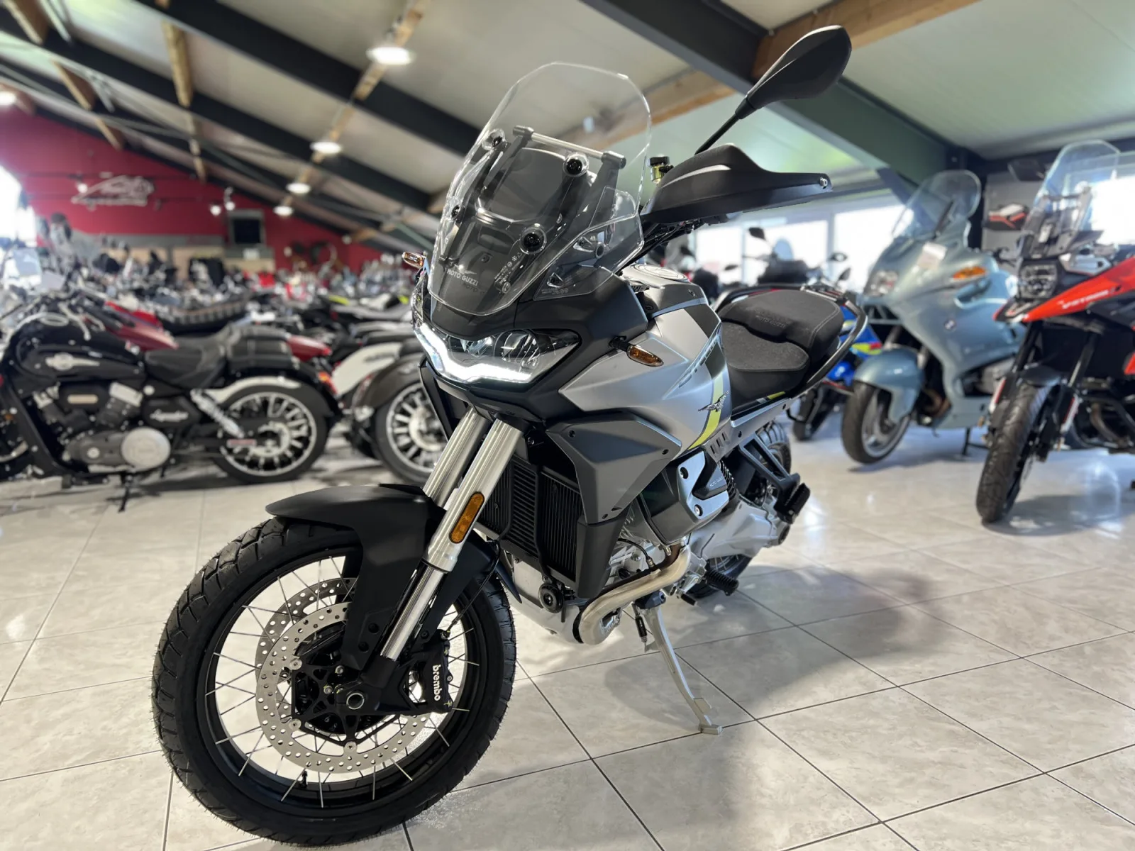 Moto Guzzi Stelvio 1000 - Photo 1
