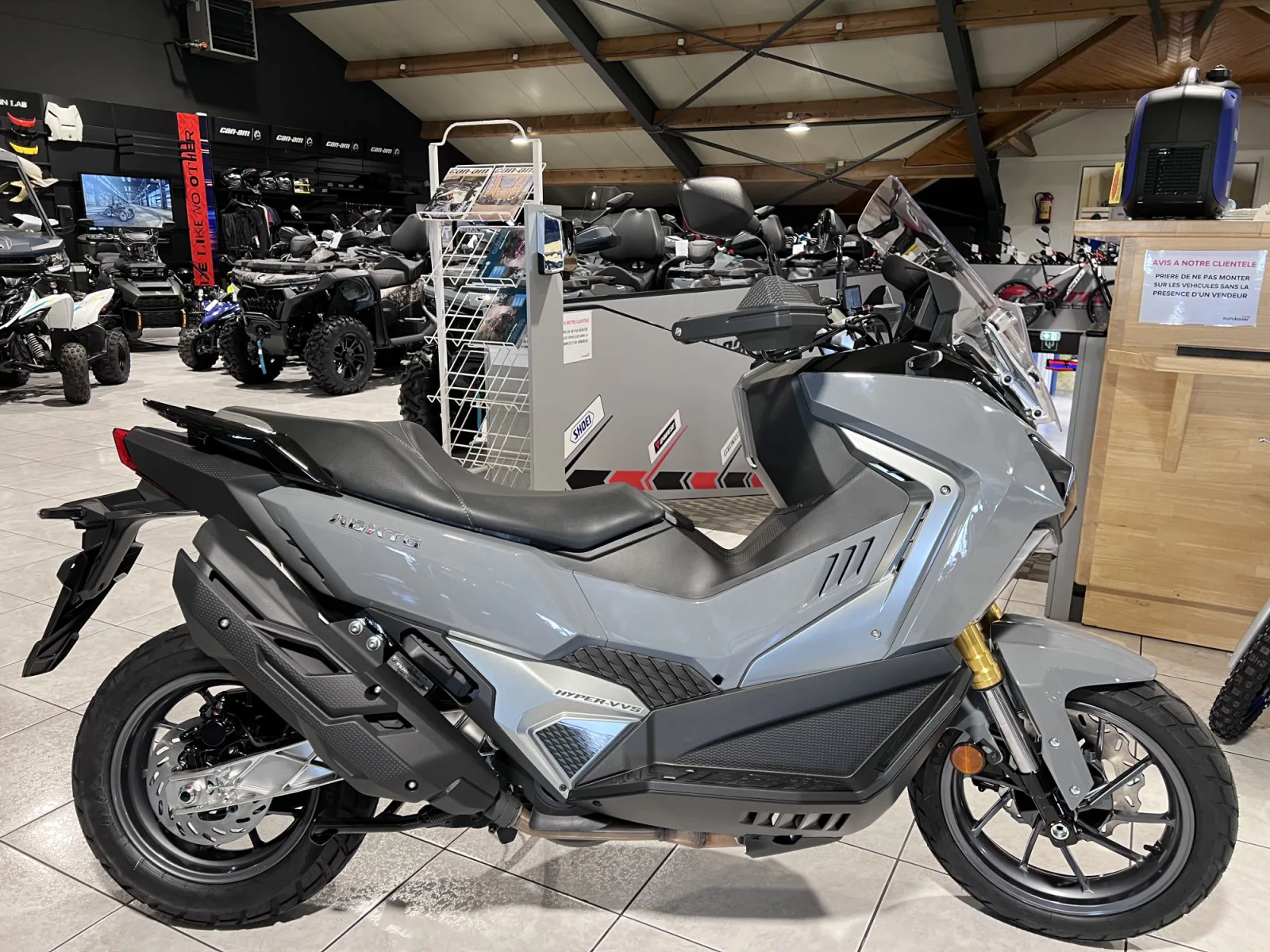 SYM ADX TG 400 - Photo 1