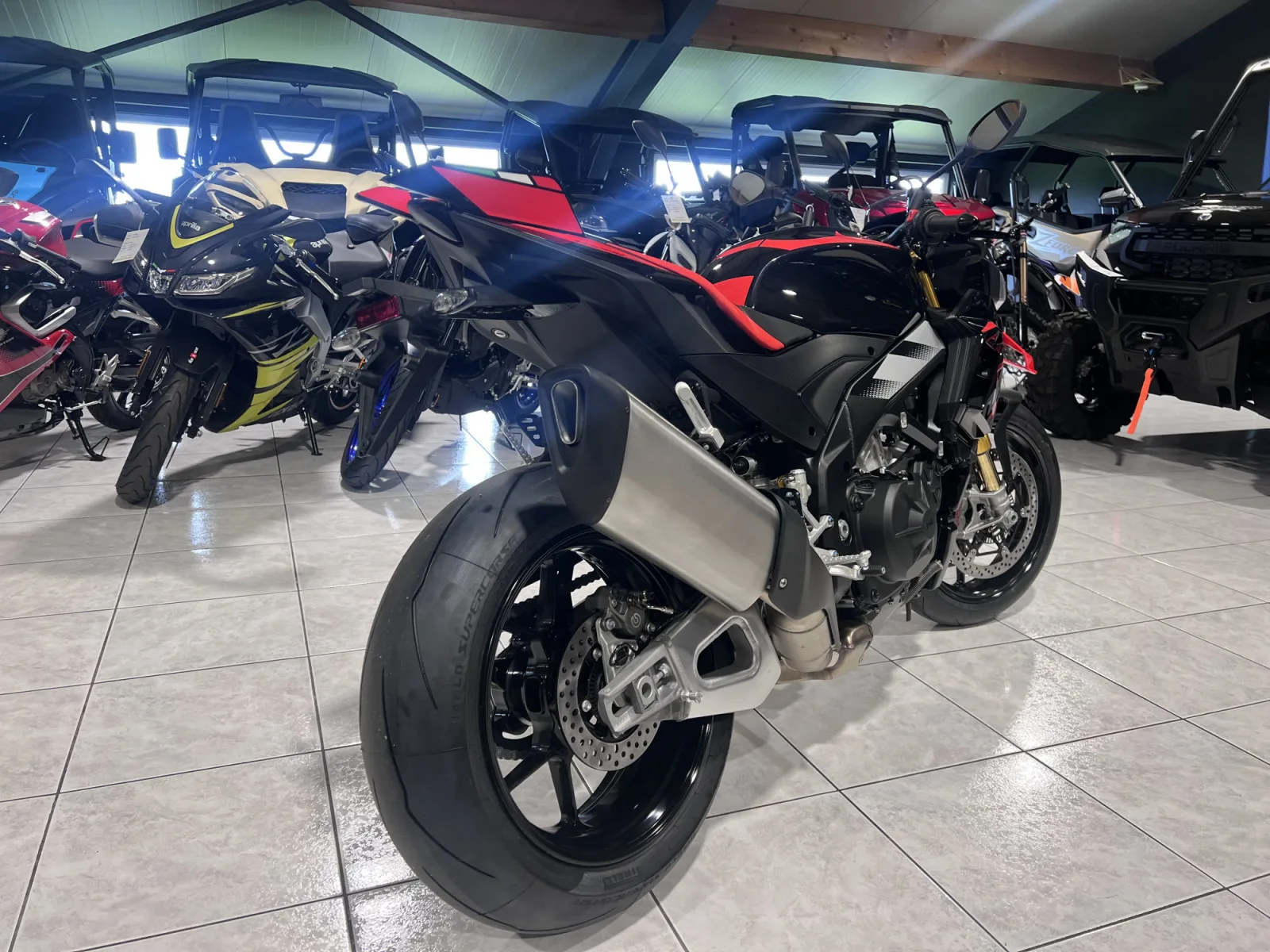 Aprilia Tuono 1100 FACTORY - Photo 1