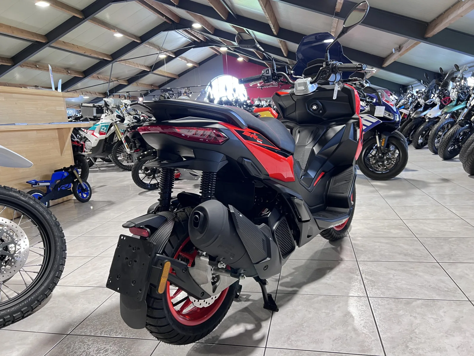Aprilia SR 125 GT SPORT RED - Photo 1