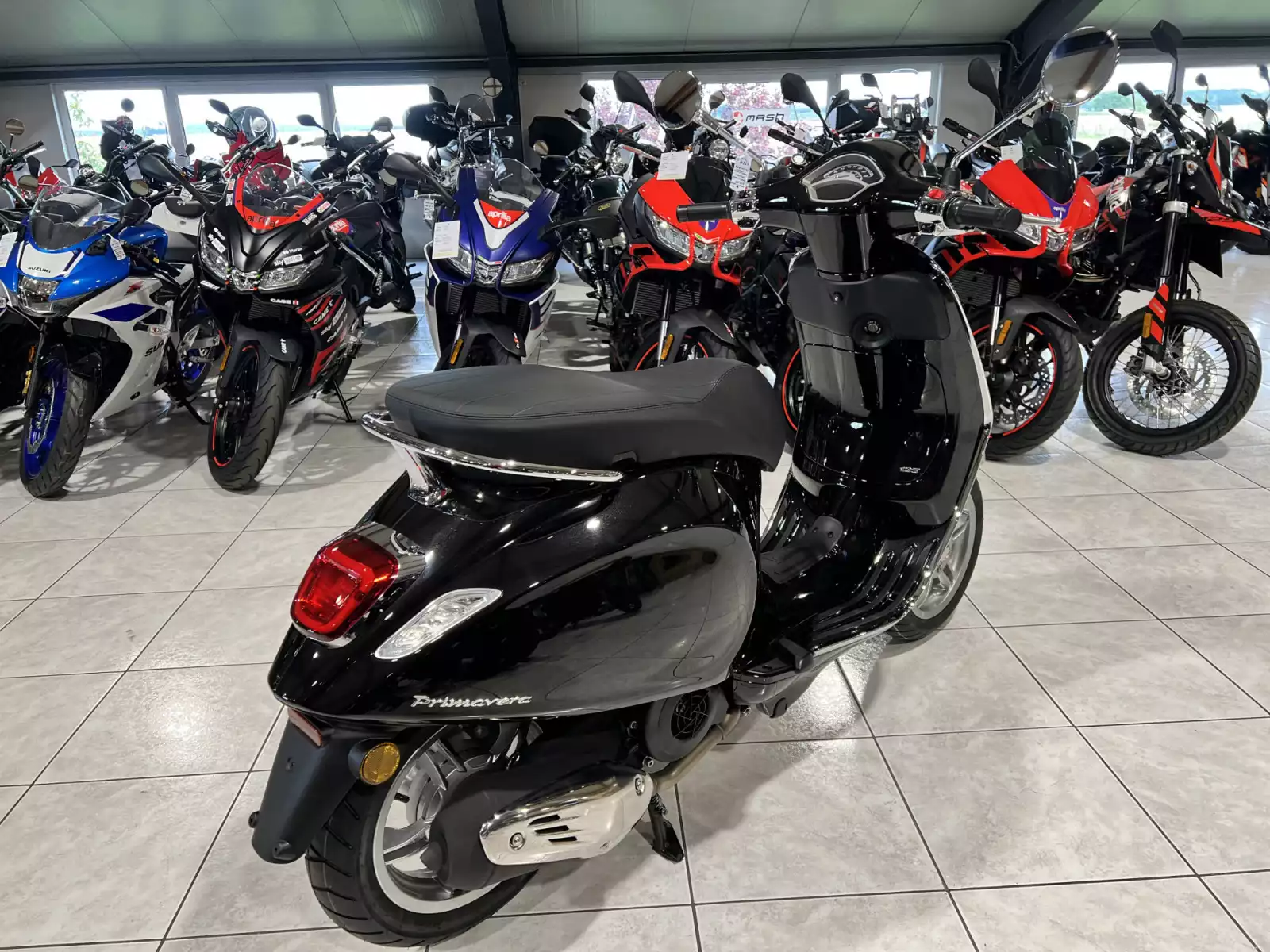 Vespa Primavera 125 E5 + - Photo 1