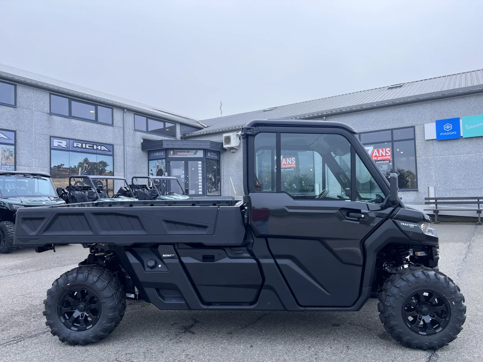 Can Am Traxter PRO DPS HD11 T1b + 60km/h noir Cabine Luxe inclus. - Photo 1