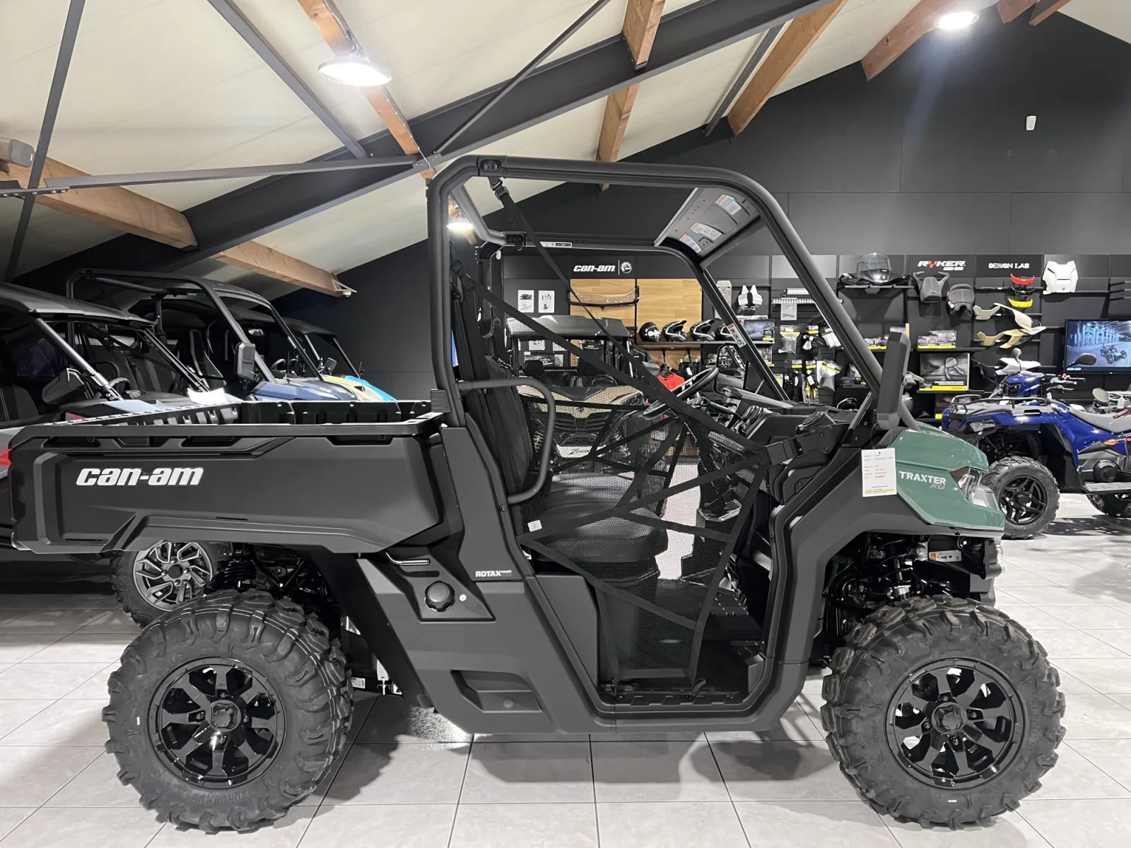 Can Am Traxter XU 62 HD7 VT TR 25 DPS 60 km/h - Photo 1