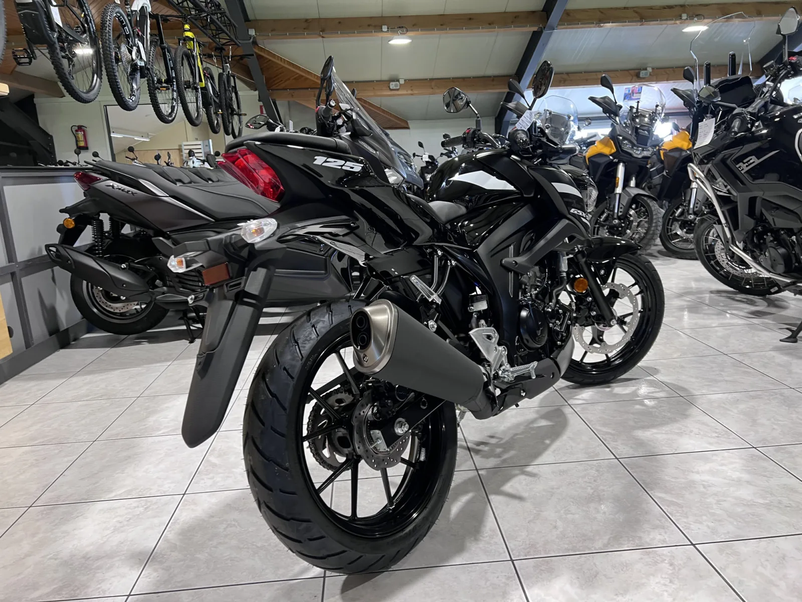 Suzuki GSX-S 125 - Photo 1