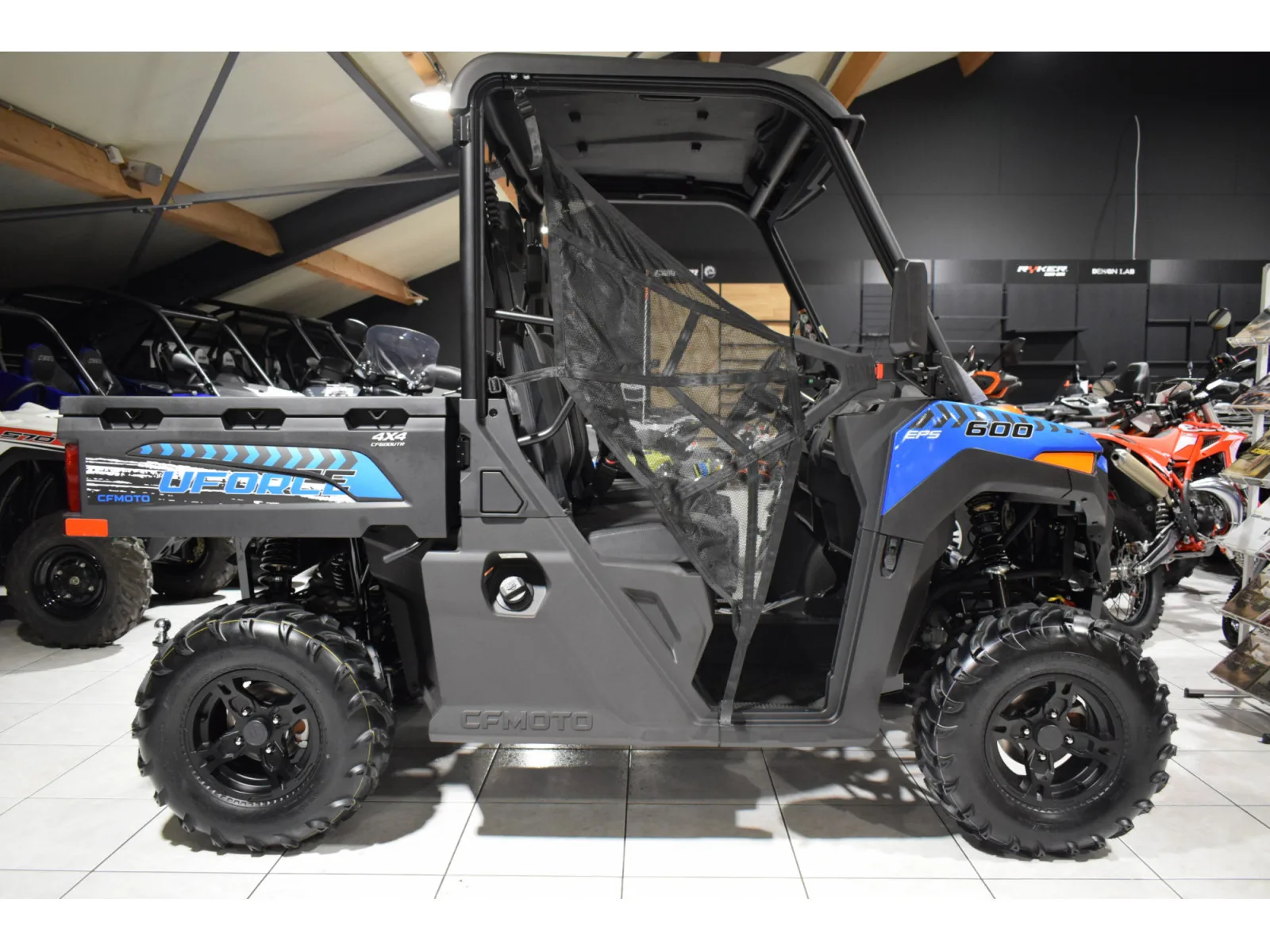 CF Moto UForce 600 Agri - Photo 1