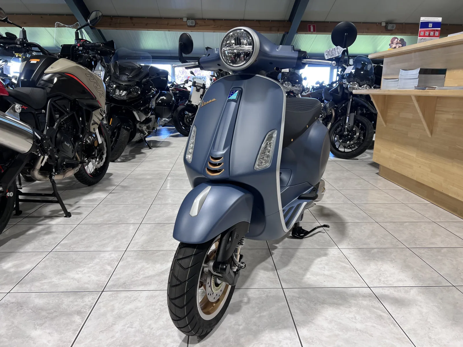Vespa Primavera 125 Officina 8 - Photo 1