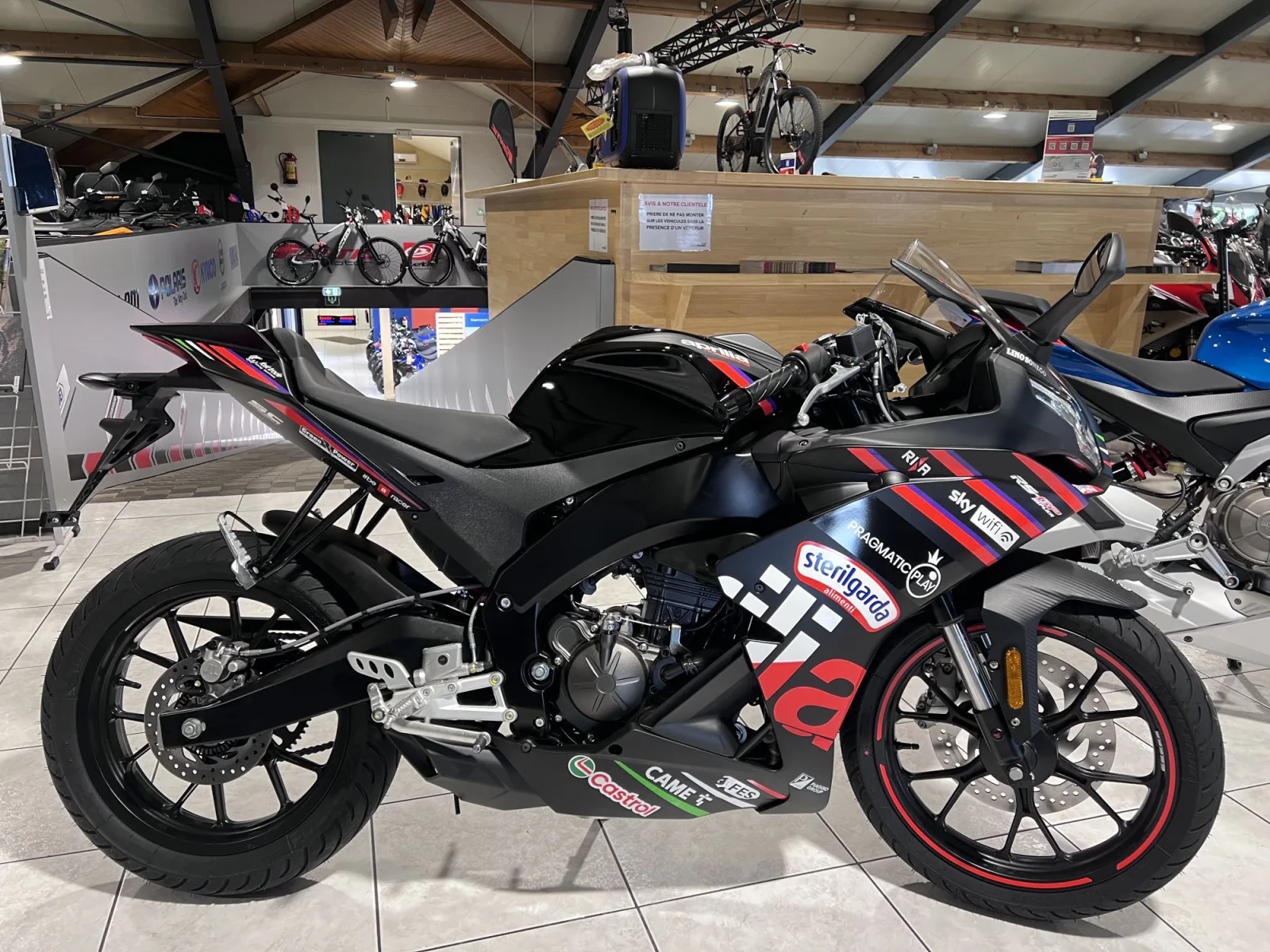 Aprilia RS 125 GP - Photo 1