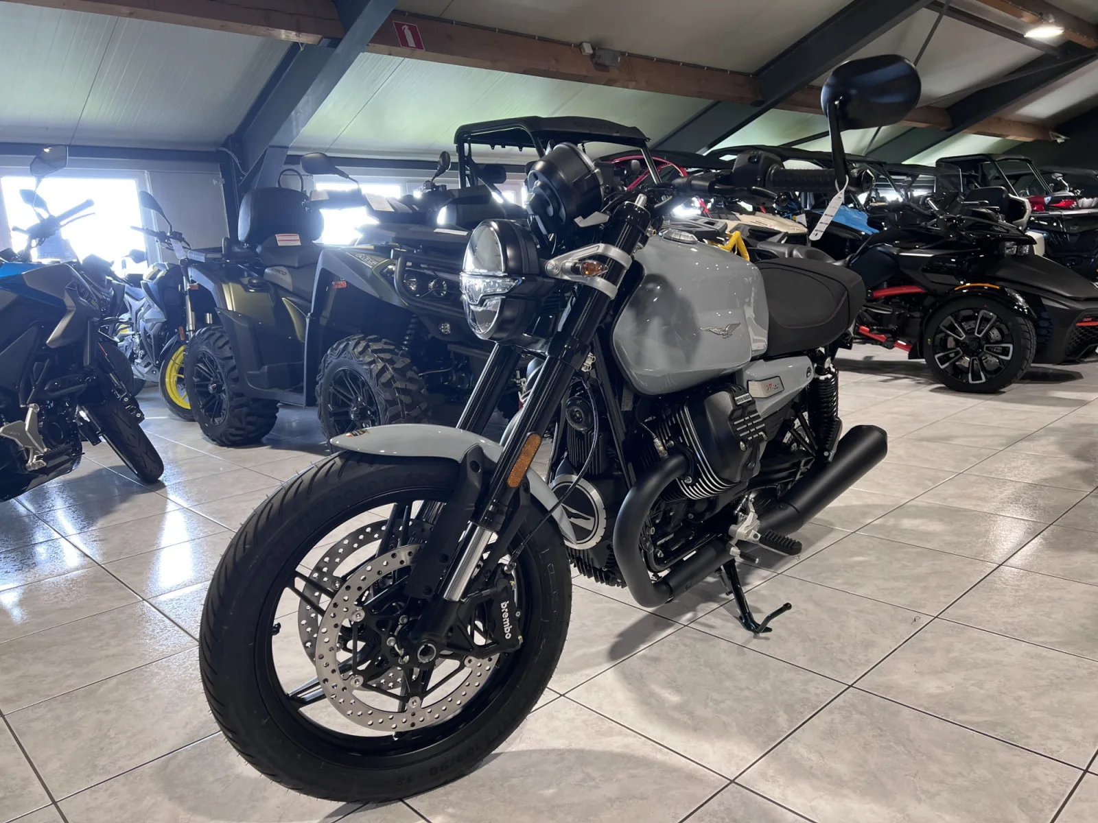 Moto Guzzi V 7 SPORT - Photo 1