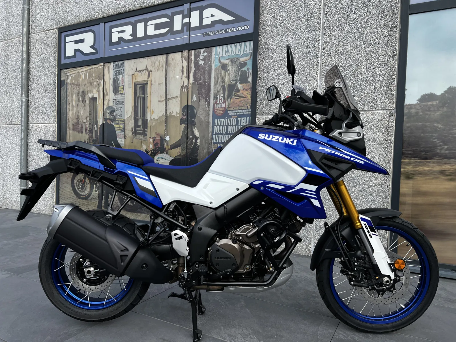 Suzuki V-Strom 1050 DE - Photo 1