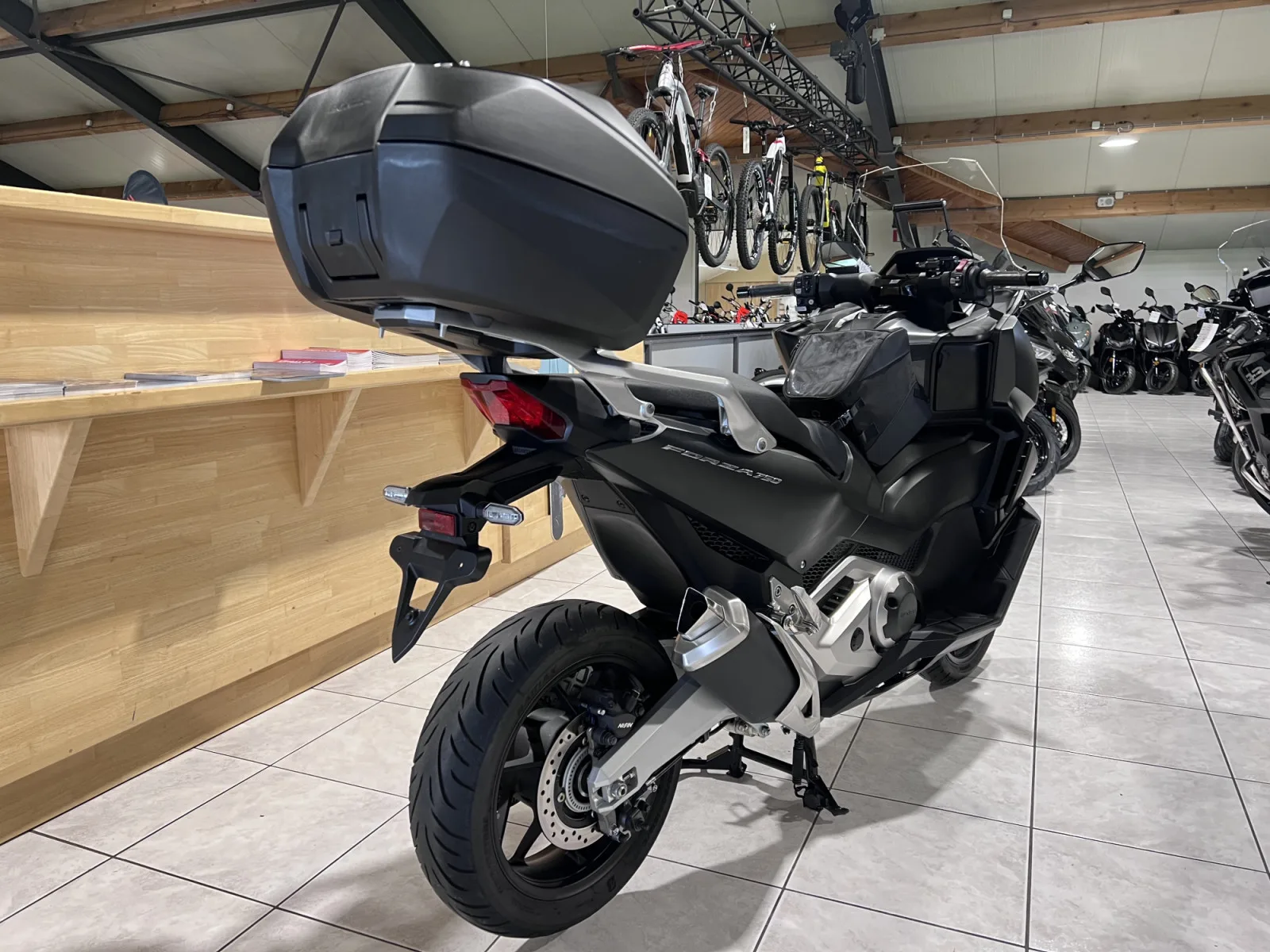 Honda Forza 750 - Photo 1