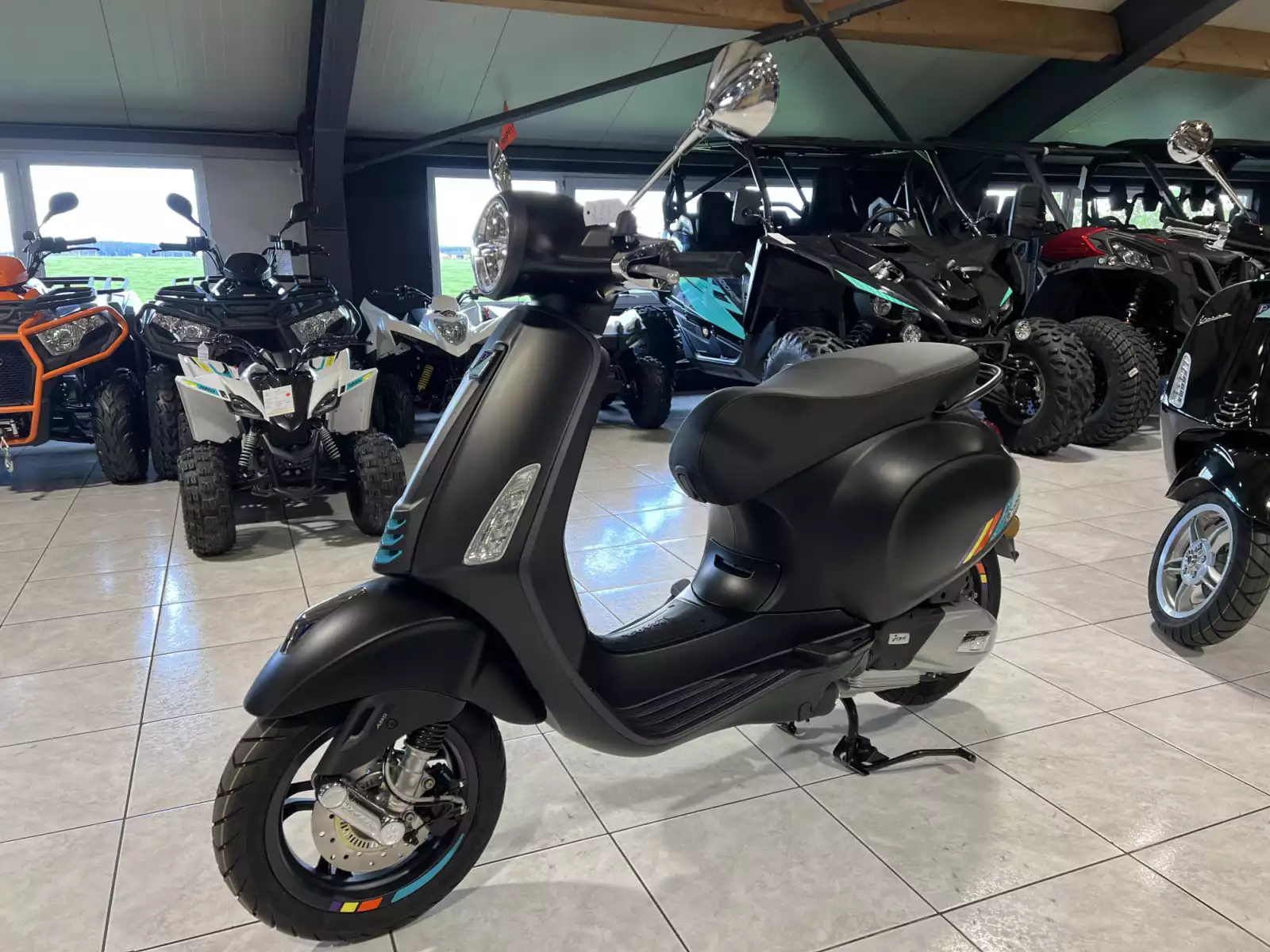 Vespa Primavera 125 S - Photo 1
