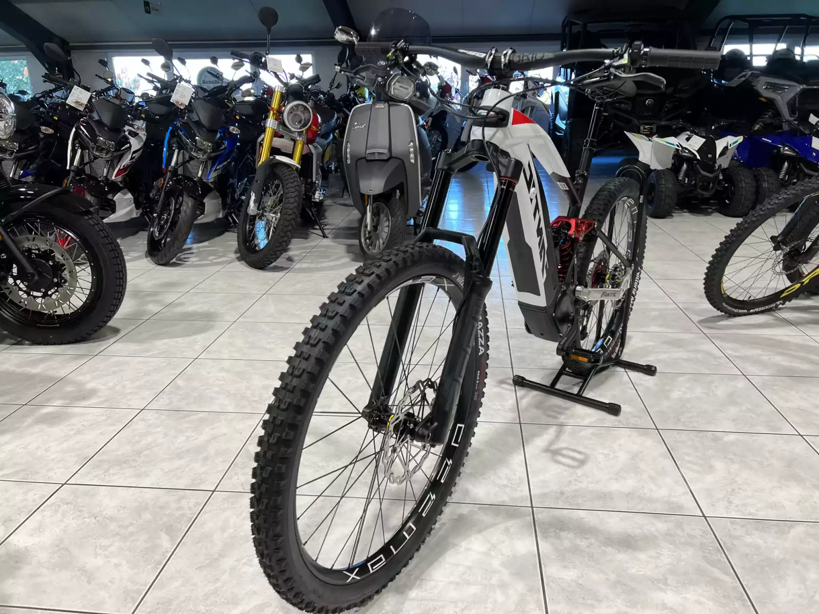 Fantic XEF 1.9 RACE 720Wh, 29''-27,5'', freins 4 pistons, 90 Nm - Photo 1