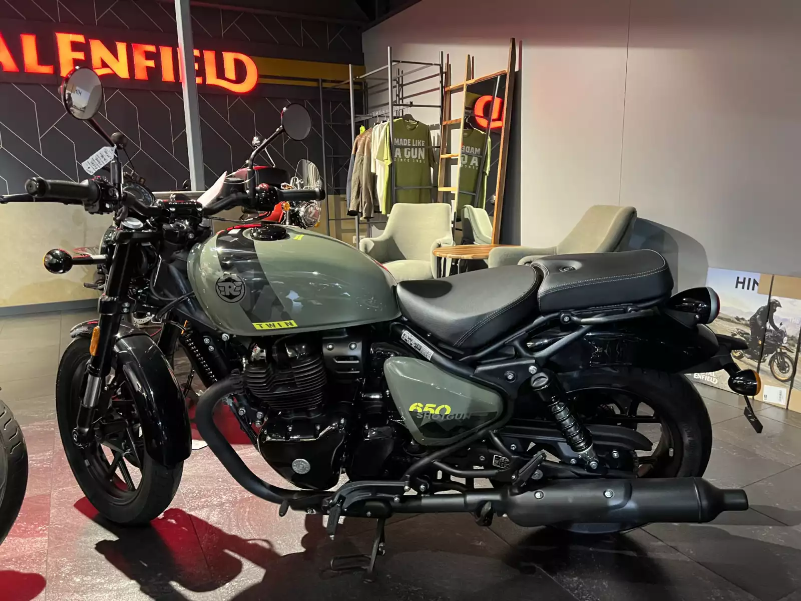 Royal Enfield Shotgun 650 green drill - Photo 1