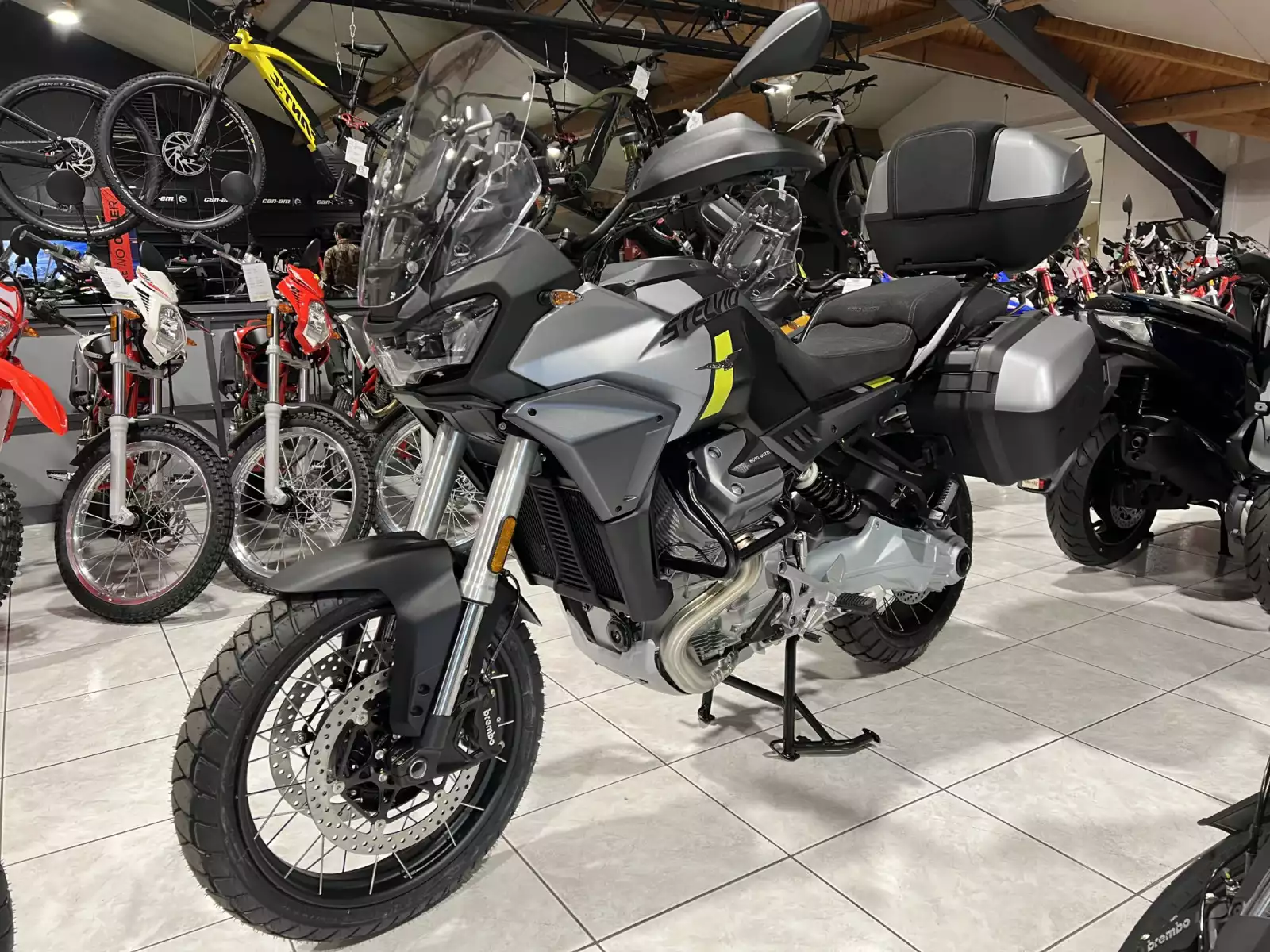 Moto Guzzi Stelvio PFF Rider Assistance Solution 1000 - Photo 1