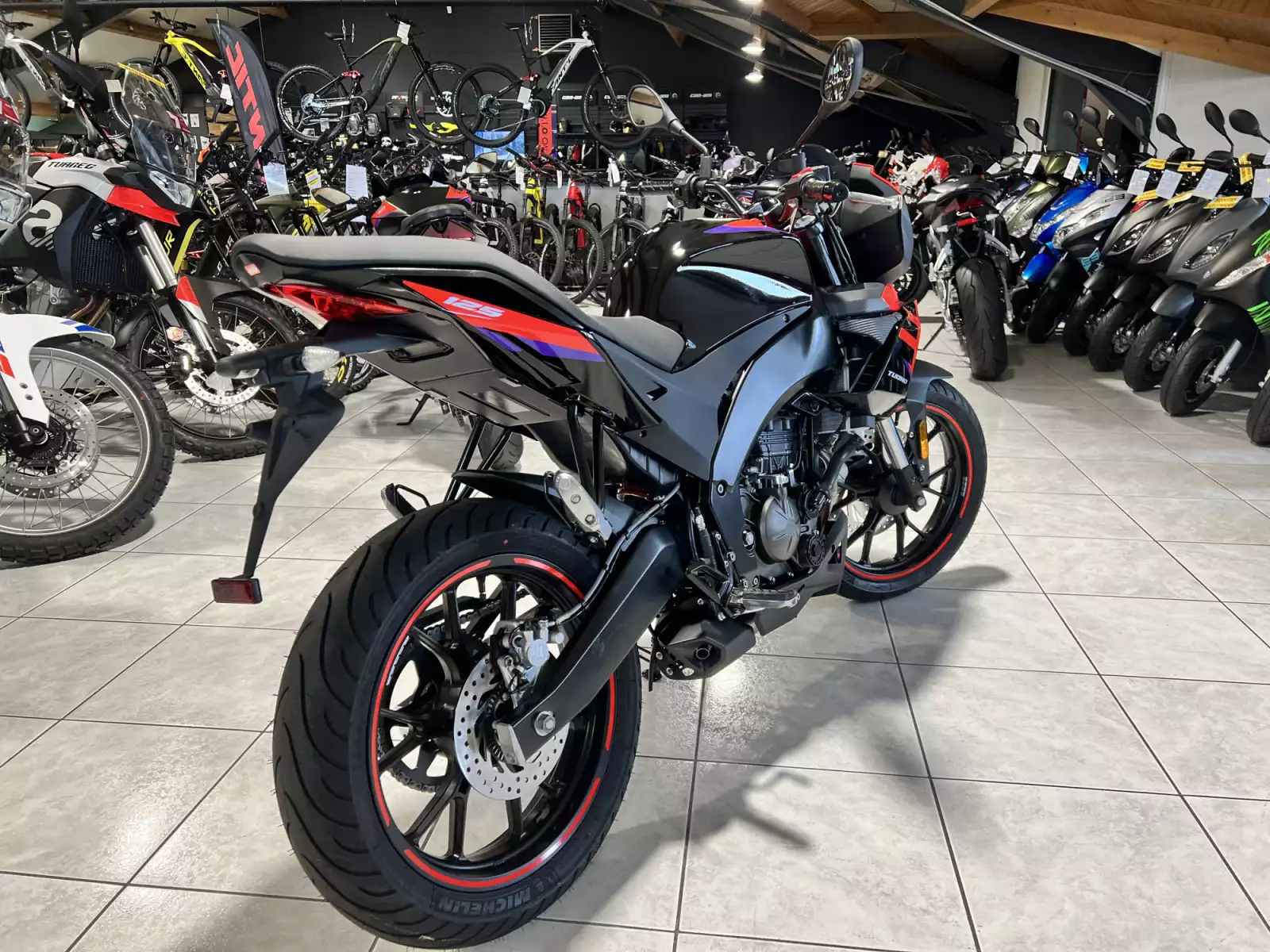 Aprilia Tuono 125 Rabaissée 550-065-35 - Photo 1
