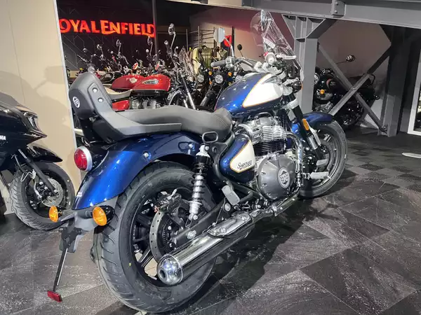 Royal Enfield Super Meteor 650 Bleu Celestial - Photo 2