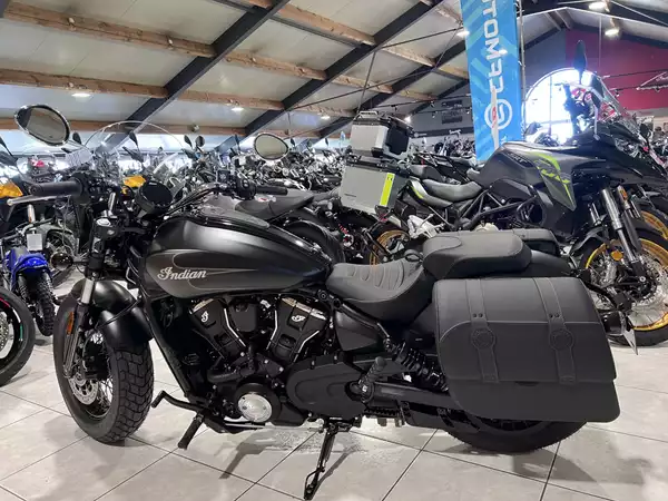 Indian Super Scout 1250 Ltd + Tech Black Smoke w/ graphics - Photo 3