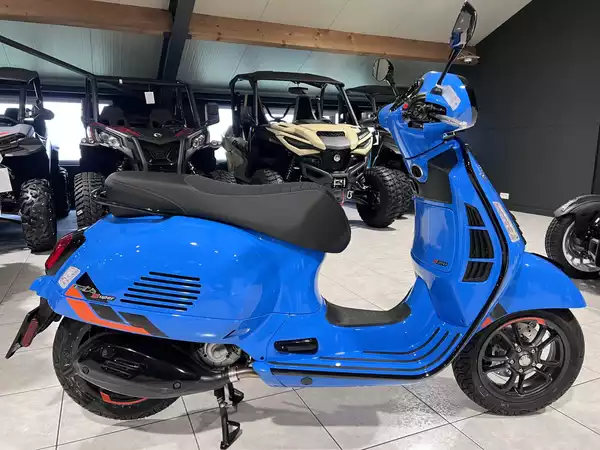Vespa GTS Super Sport 125 - Photo 1