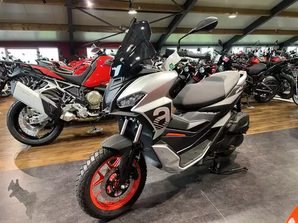 Aprilia SR 200 GT SPORT - Photo 2