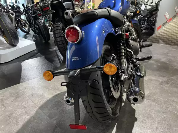Royal Enfield Super Meteor 650 bleu Astral - Photo 2