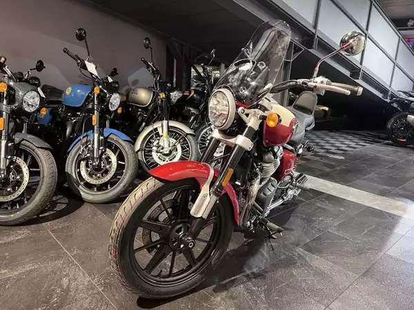 Royal Enfield Super Meteor 650 Rouge Celestial - Photo 2