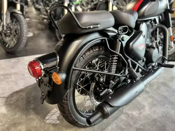 Royal Enfield Classic 350 Noir furtif foncé - Photo 3