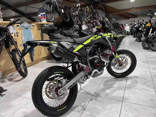Fantic Motard 125 XMF 4T COMPETITION - Photo 2