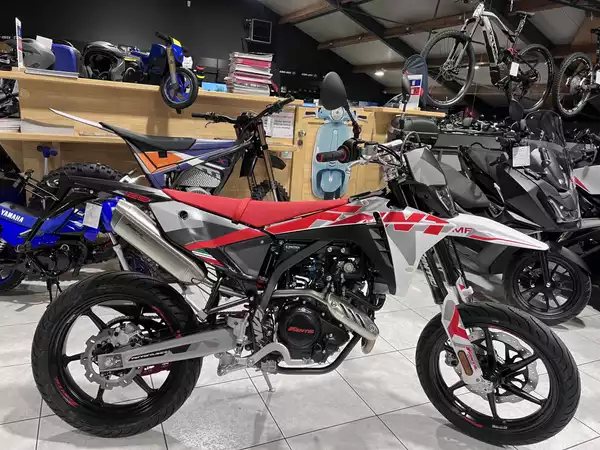 Fantic Motard 125 XMF 4T PERFORMANCE - Photo 1
