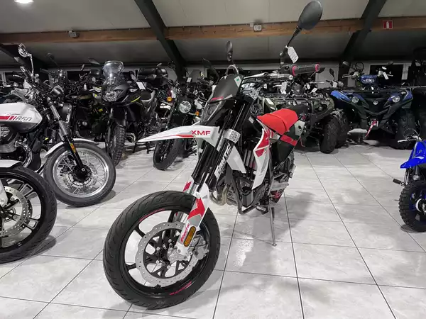 Fantic Motard 125 XMF 4T PERFORMANCE - Photo 2