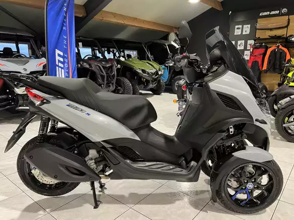 Piaggio MP3 310 - Photo 1