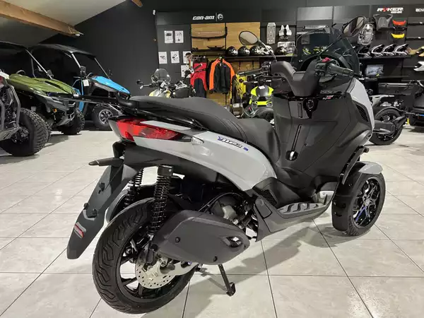 Piaggio MP3 310 - Photo 2