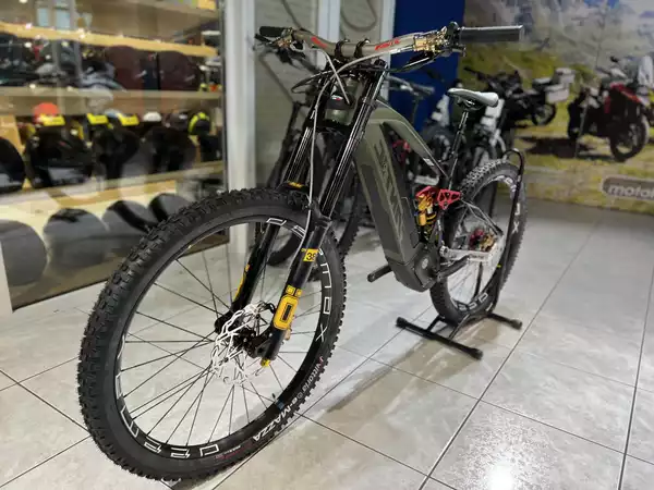 Fantic XXF 2.0 FACTORY Öhlins taille M 720Wh, 29''-27,5'', freins 4 pistons, 90 Nm - Photo 2