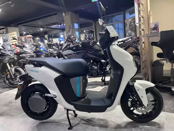Yamaha NEOs 50 (Inclue 2 batteries ) - Photo 1