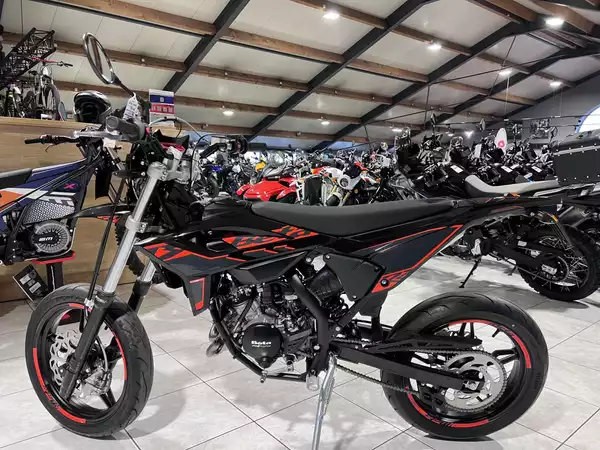 Beta RR Motard 50 2T SPORT SHORT - Photo 3