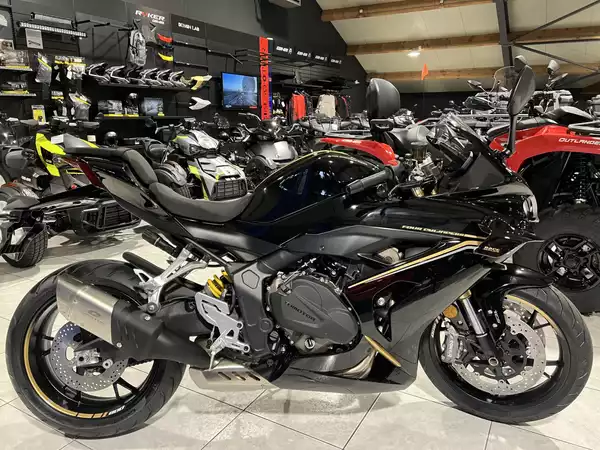 QJ Motor SRK 800 RR - Photo 1