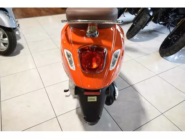 Vespa Primavera 50 ORANGE PASTEL - Photo 2
