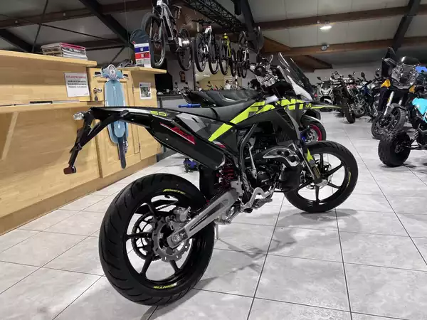 Fantic Motard 50 PERFORMANCE 2T - Photo 2