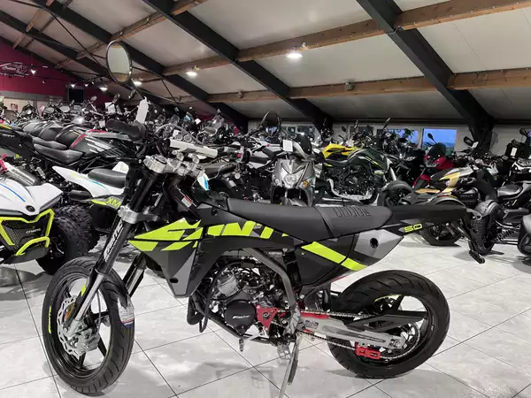 Fantic Motard 50 PERFORMANCE 2T - Photo 3