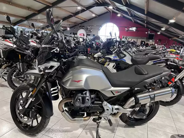 Moto Guzzi V 85 TT Strada - Photo 3