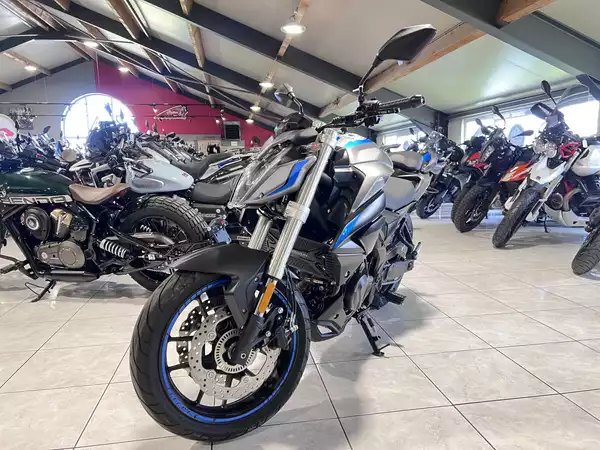 Voge 500R GRIS - Photo 2