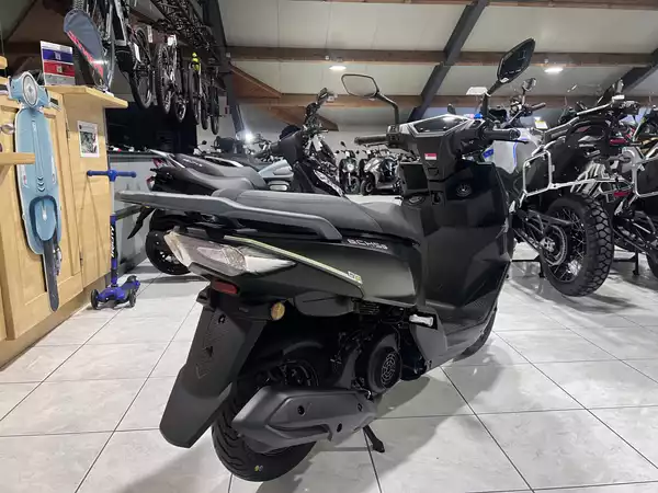 SYM ECHS 125 - Photo 2