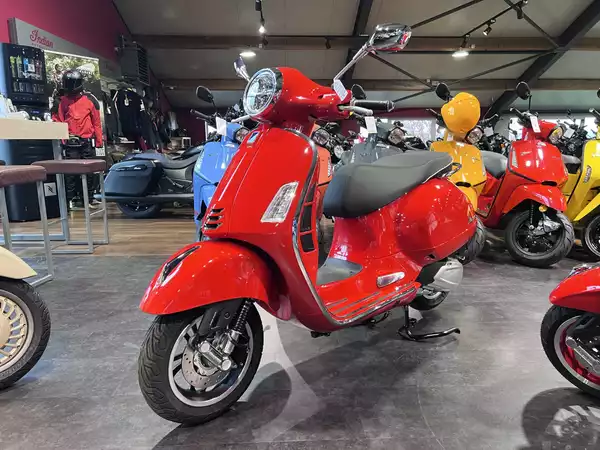 Vespa GTS Super Sport 310 - Photo 2